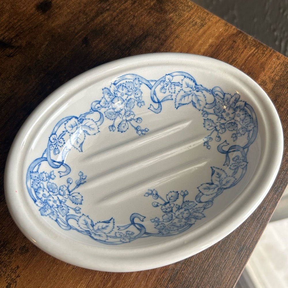 Vintage Crabtree & Evelyn London Masons Blue Transferware Ceramic Soap Dish